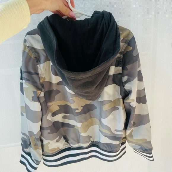 Abercrombie Kids Jacket size 5/6 military print Army - Picture 2 of 5